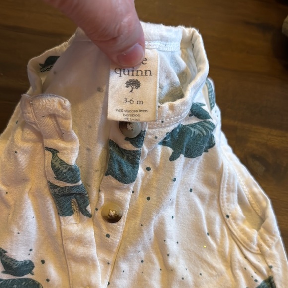 Kate Quinn set of 4 0-3 month-6-12 month gently used unisex - Picture 7 of 9